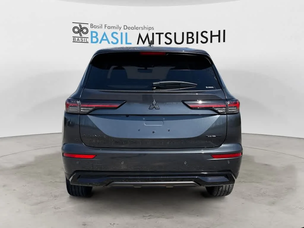 New 2026 Graphite Gray Mitsubishi LE image 4