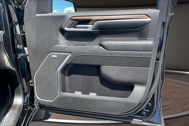 Used 2022 Black Chevrolet LT Trail Boss image 23