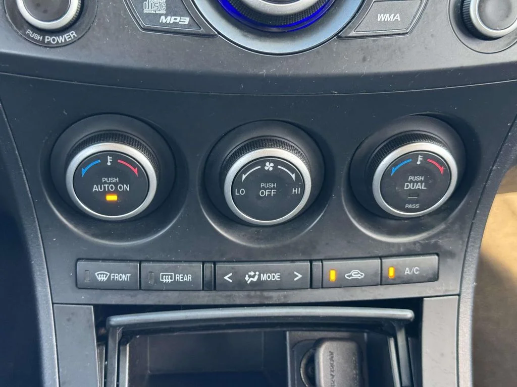 2013 Mazda MAZDA3 i Touring - Photo 20