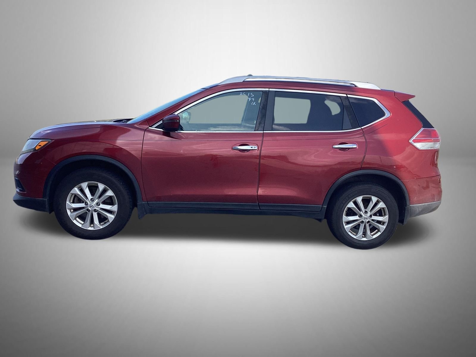 Used 2016 Red Nissan SV image 2