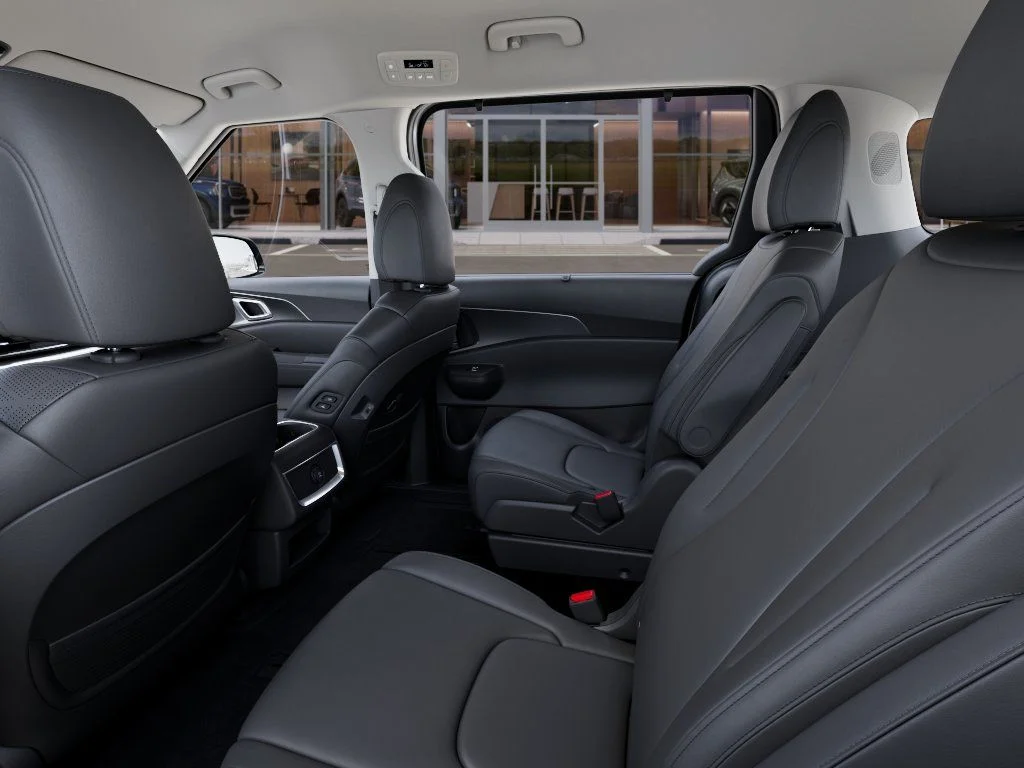 New 2027 Ceramic Silver Kia EX image 18