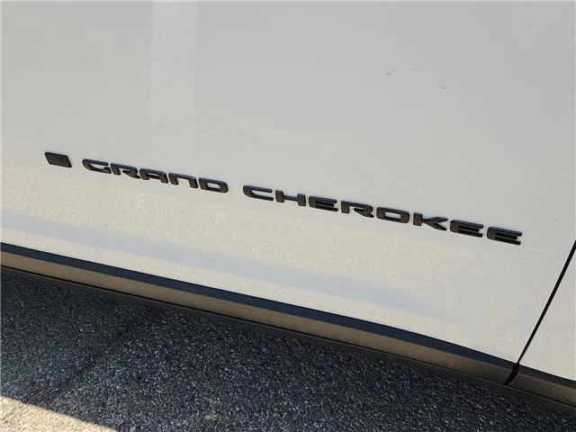 Used 2023 White Jeep Altitude 4x4 image 8