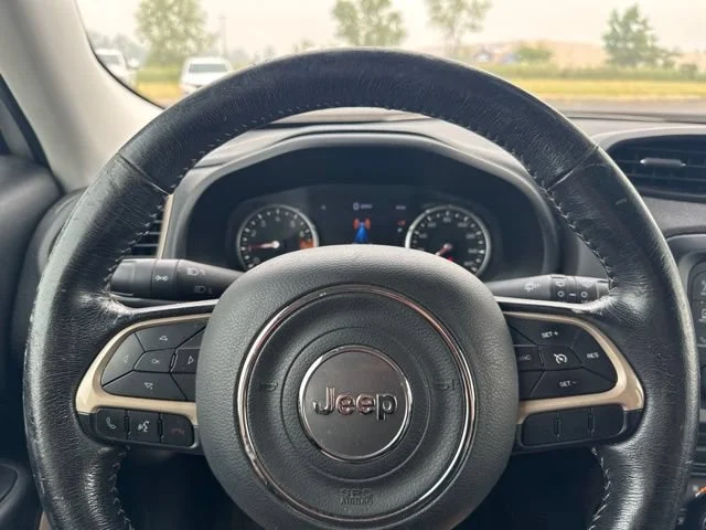Used 2017  Jeep Limited image 8