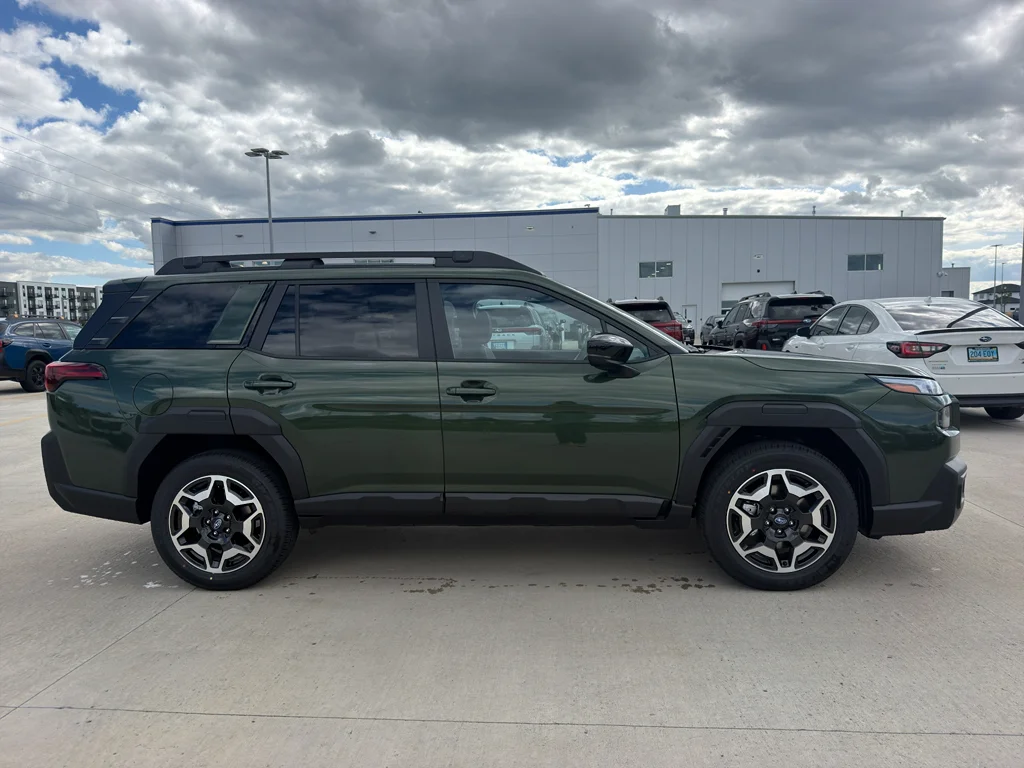 New 2026 DEEP EMERALD GREEN PEARL Subaru Touring image 4
