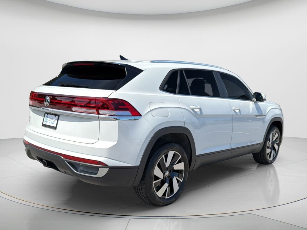 New 2026 Opal White Pearl Volkswagen SE w/Technology image 5