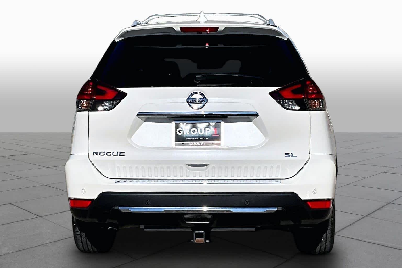 Used 2019 Pearl White Tricoat Nissan SL image 5
