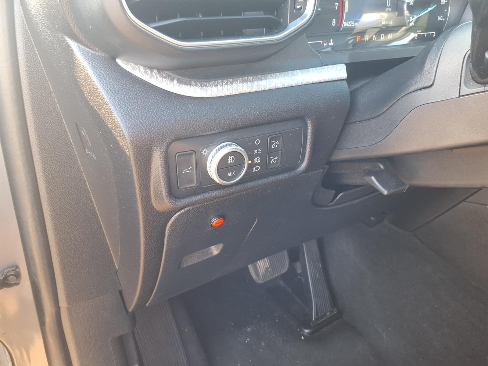 2022 Ford Explorer photo 18 of 27