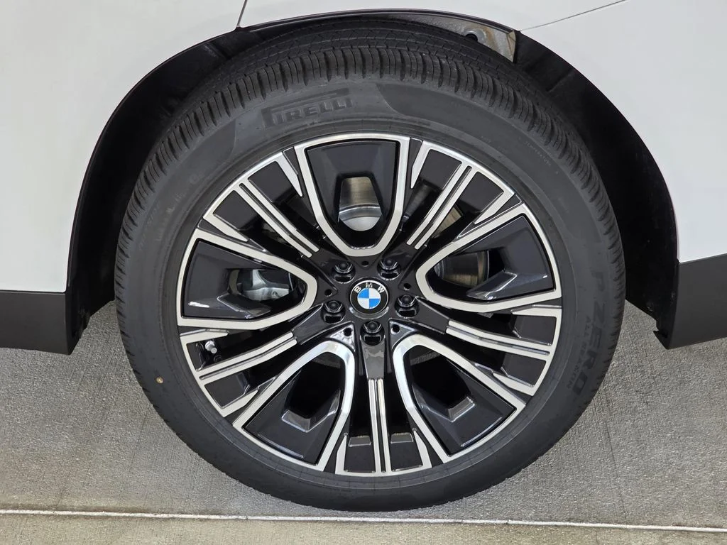 New 2026 White BMW 30 xDrive image 5