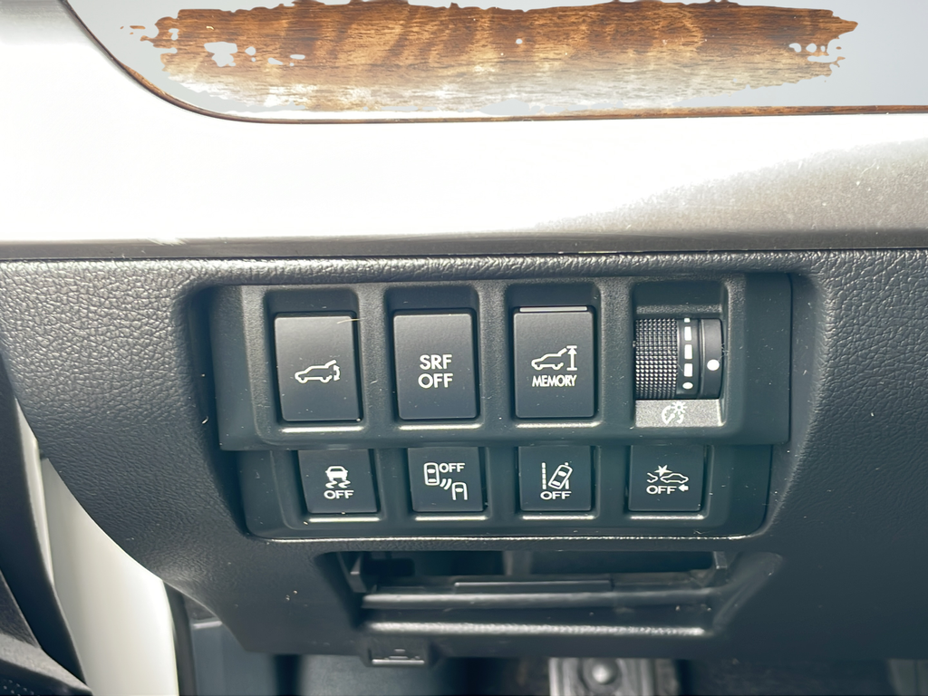 Used 2016 White Subaru 2.5i image 19