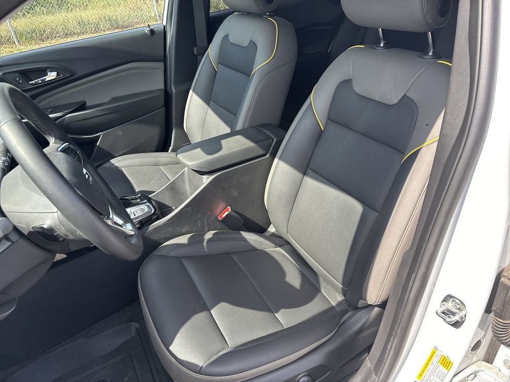 New 2026 Summit White Chevrolet ACTIV image 20