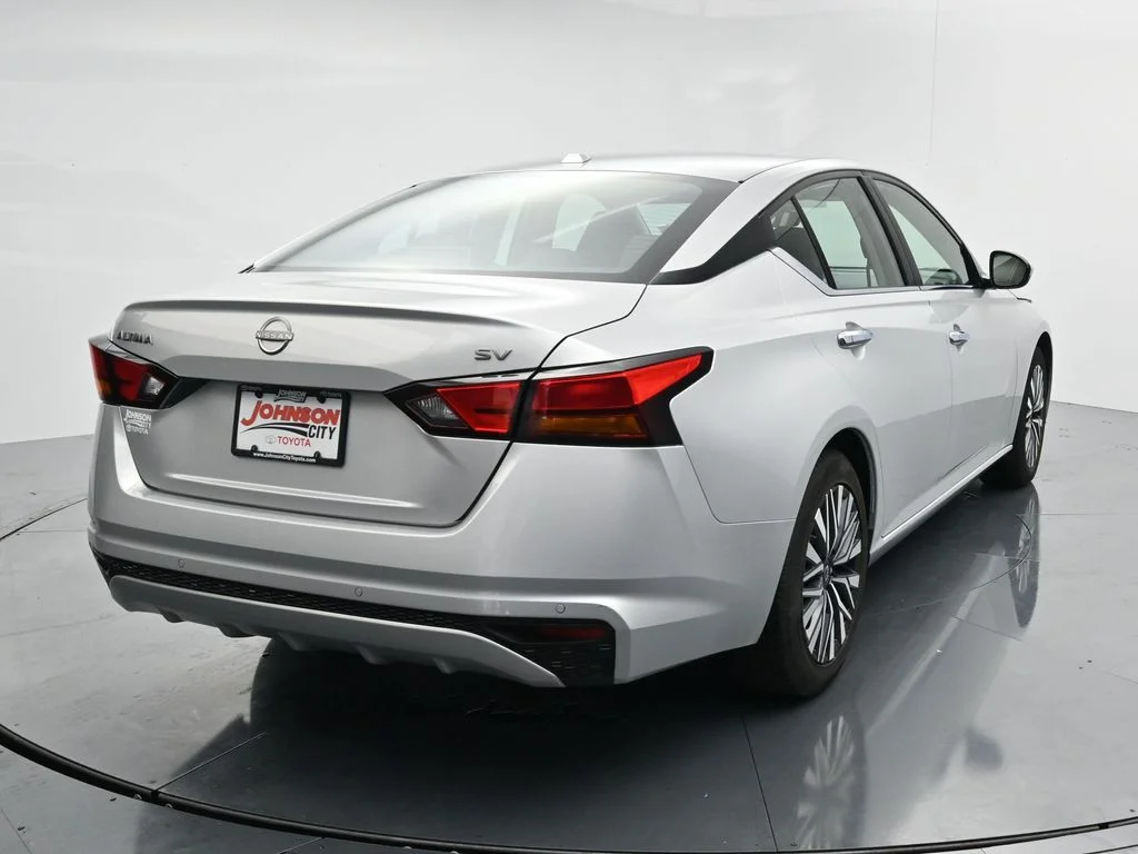 Used 2024 Silver Nissan 2.5 SV image 6