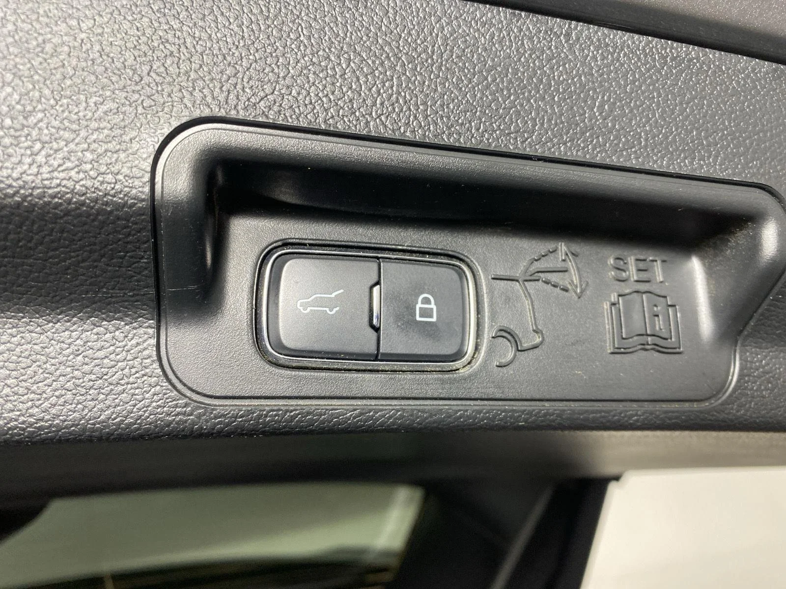 Used 2024 Iconic Silver Ford XLT image 36