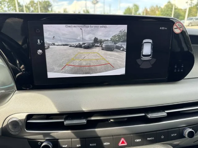 Used 2024 White Hyundai SEL image 52