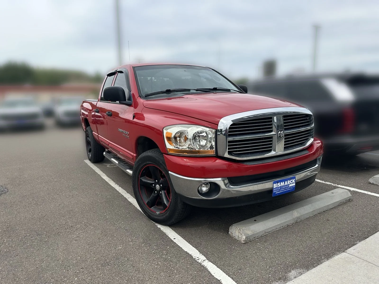Used 2006  Dodge SLT image 2