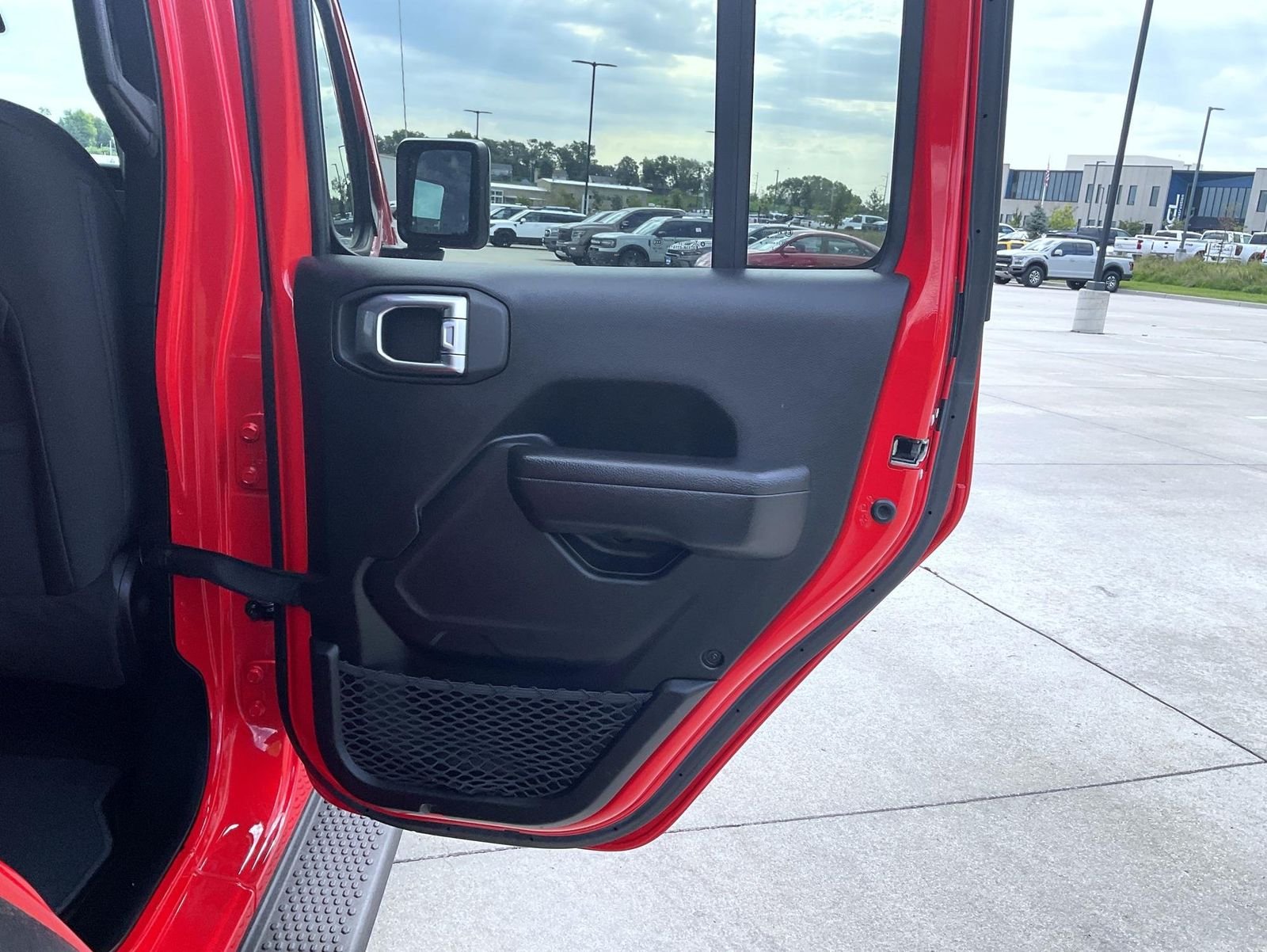 Used 2022 Red Jeep Unlimited Sport Altitude image 21