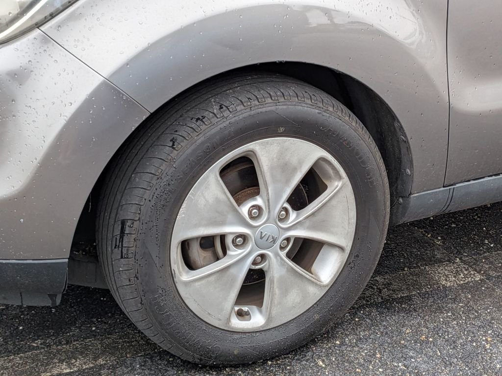 Used 2014 Gray Kia Base image 7