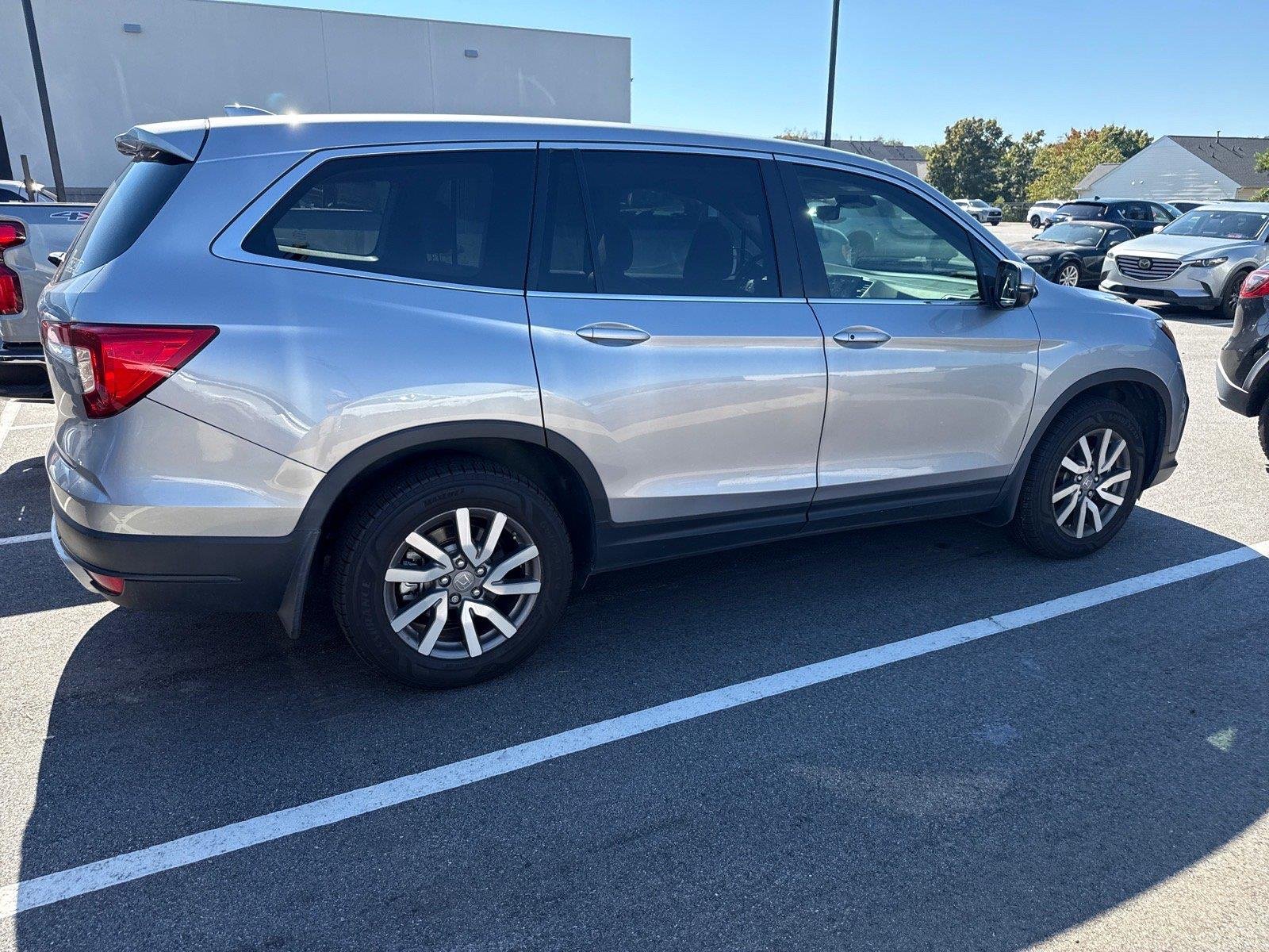 Used 2022 Lunar Silver Metallic Honda EX-L image 17