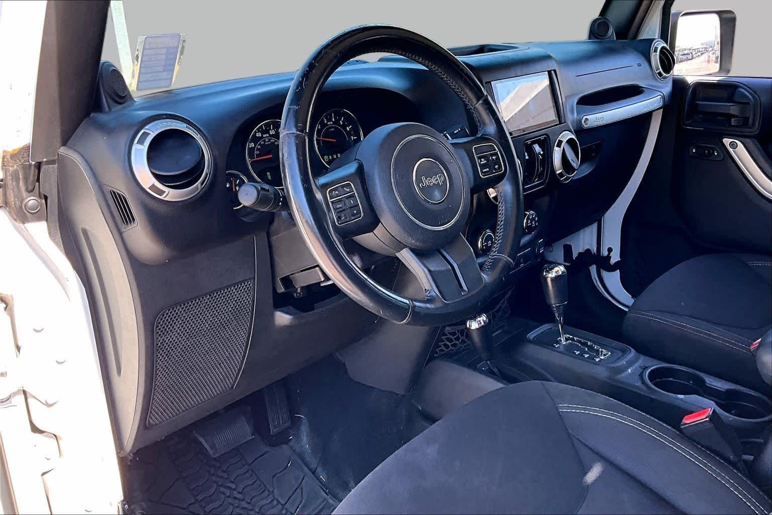 Used 2013 Bright White Jeep Sahara image 14