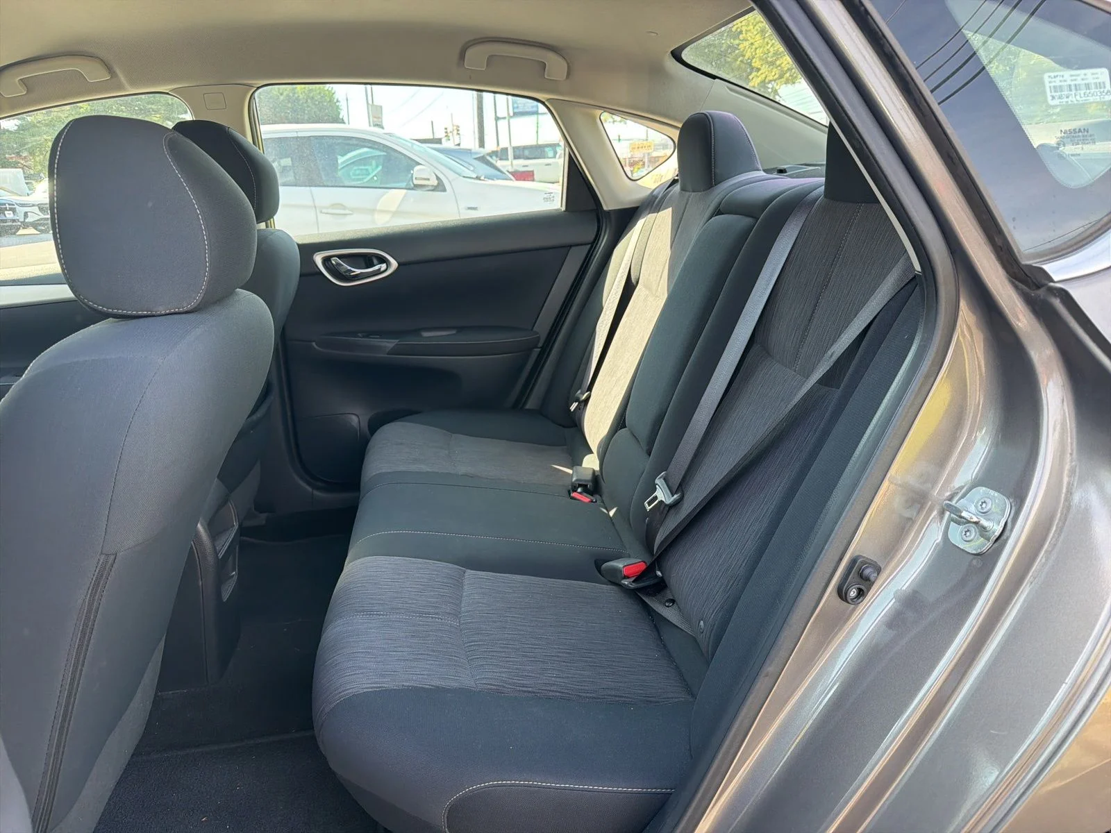 Used 2015 Silver Nissan SV image 7