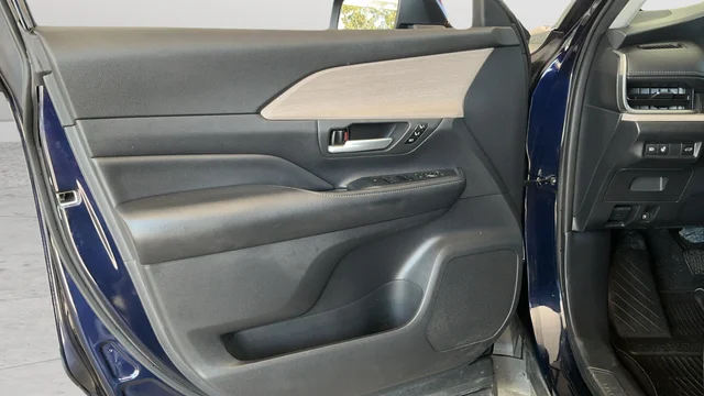 Used 2024  Toyota Limited image 19
