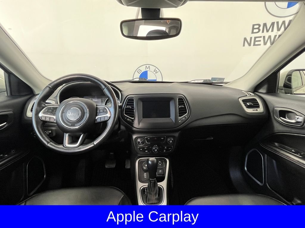 Used 2020 White Jeep Latitude image 9