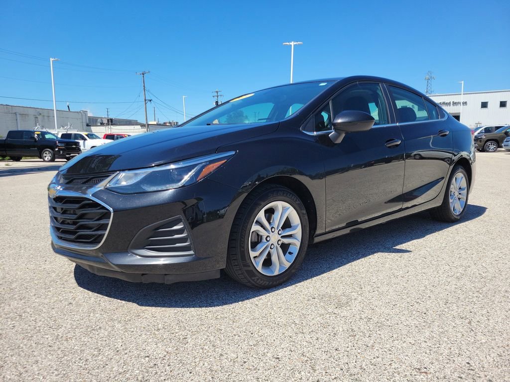 Used 2019 Chevrolet Cruze LT with VIN 1G1BE5SM8K7145247 for sale in Muskegon, MI