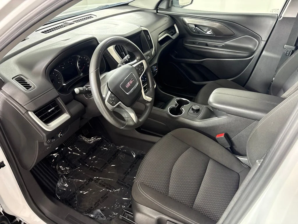 Used 2024 White GMC SLE image 30