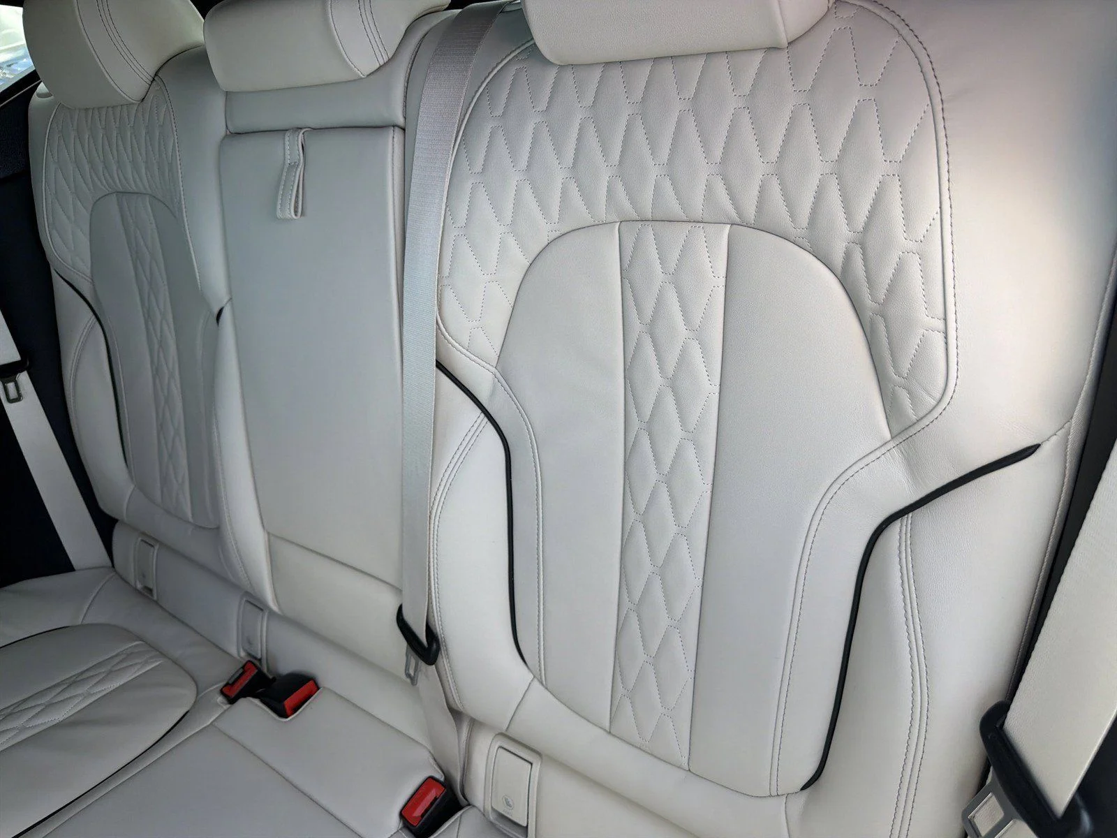 New 2027 Dravit Grey Metallic BMW xDrive40i image 21