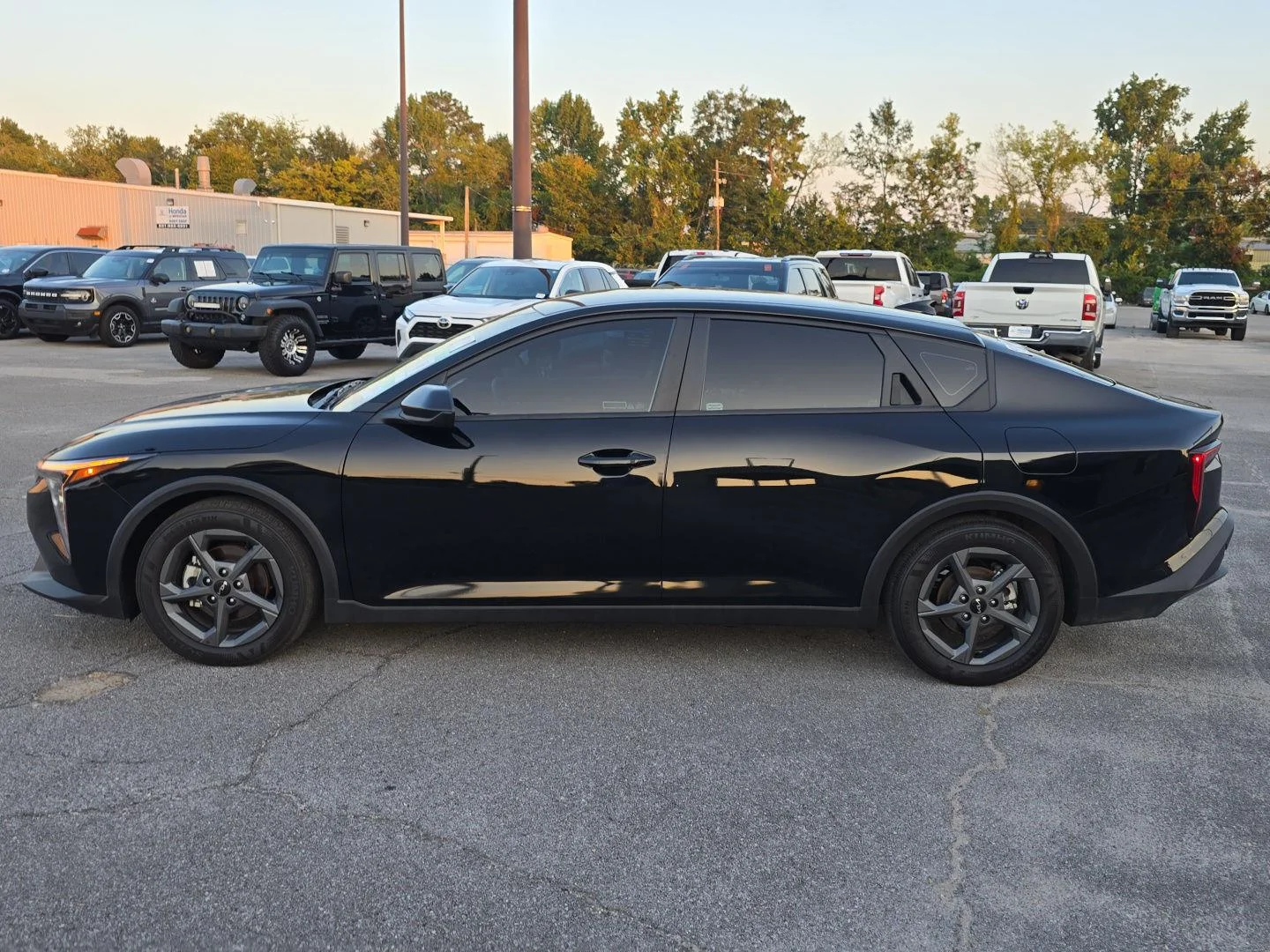Used 2026 Aurora Black Pearl Kia LXS image 6