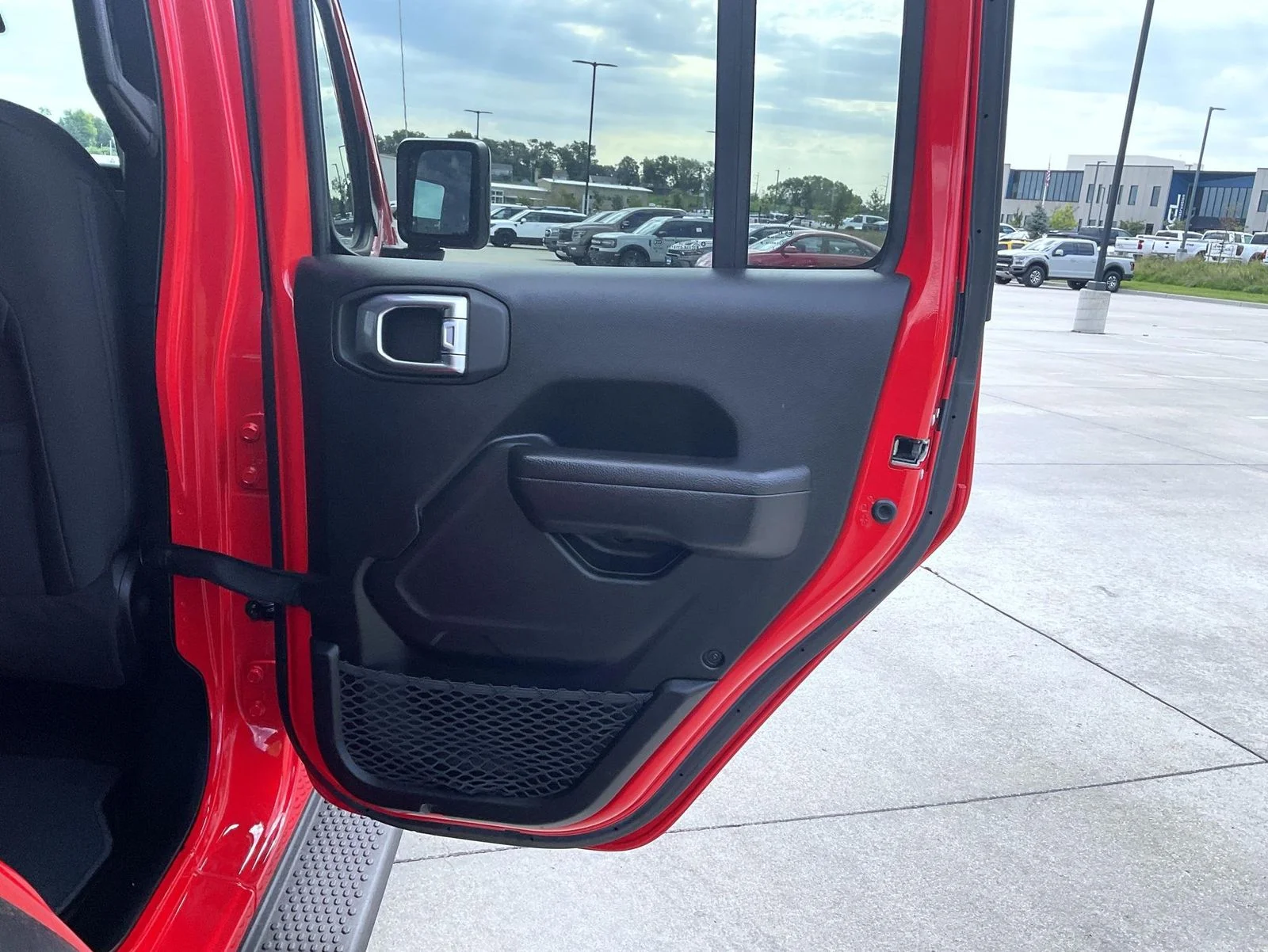 Used 2022 Red Jeep Unlimited Sport Altitude image 21