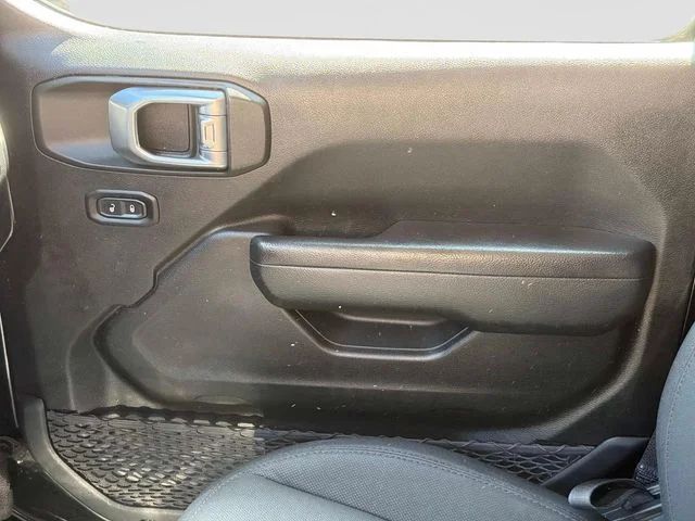 Used 2022 Black Jeep Sport image 19