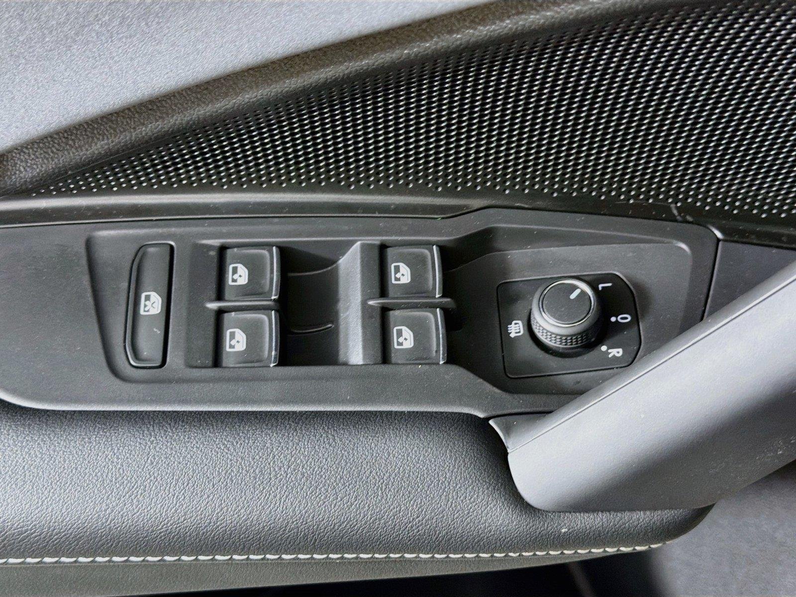 New 2026 Deep Black Pearl Volkswagen SE image 16