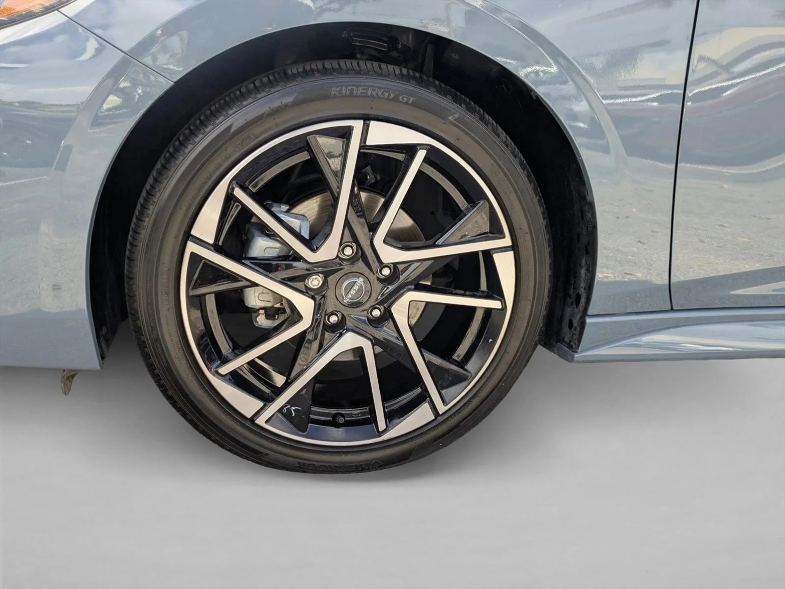 Used 2025 Atlantic Gray Metallic/Super Black Nissan SR image 23