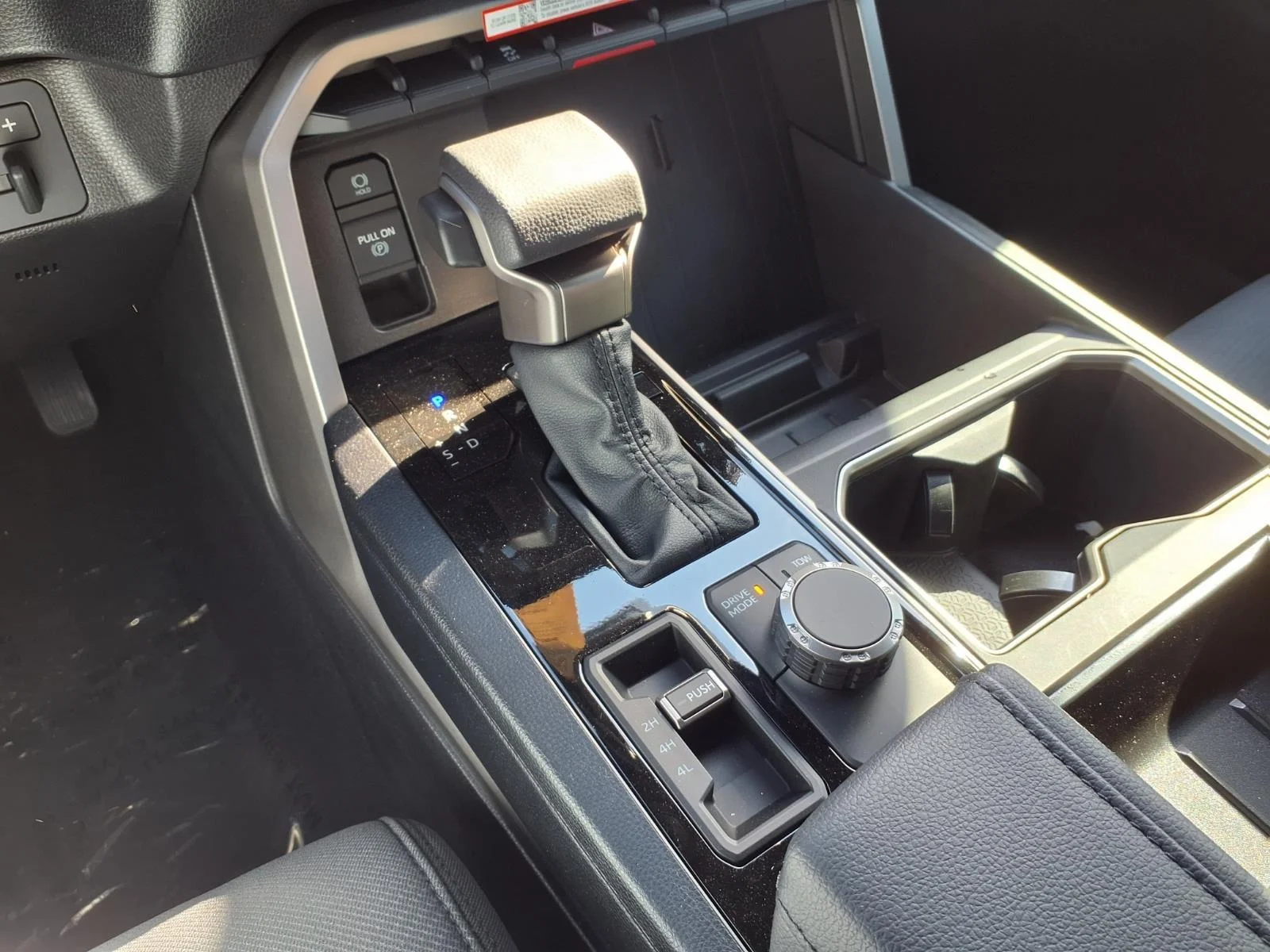2026 Toyota Tundra SR5 - Photo 9