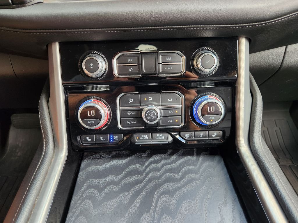 Used 2021 White Frost Tricoat GMC Denali image 19