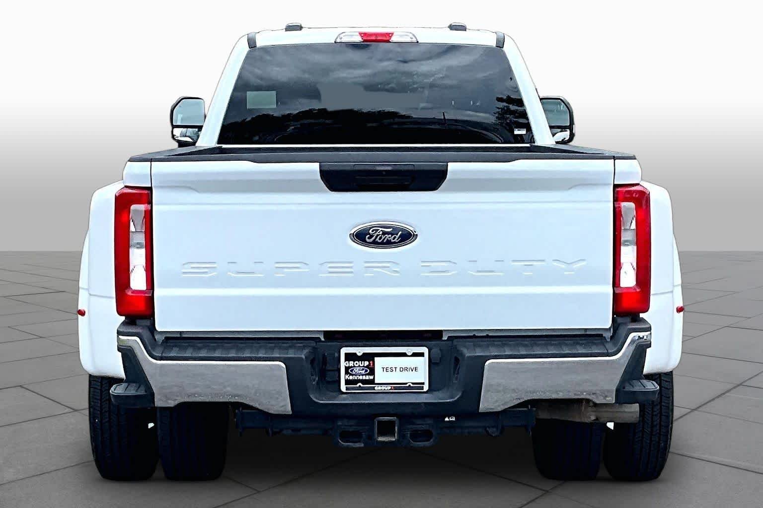 Used 2026 Oxford White Ford XLT image 5