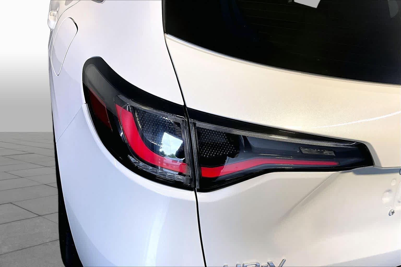 Used 2025 Platinum White Pearl Honda Sport image 28