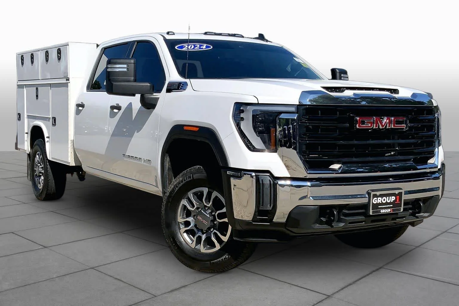 Used 2024 Summit White GMC Pro image 3