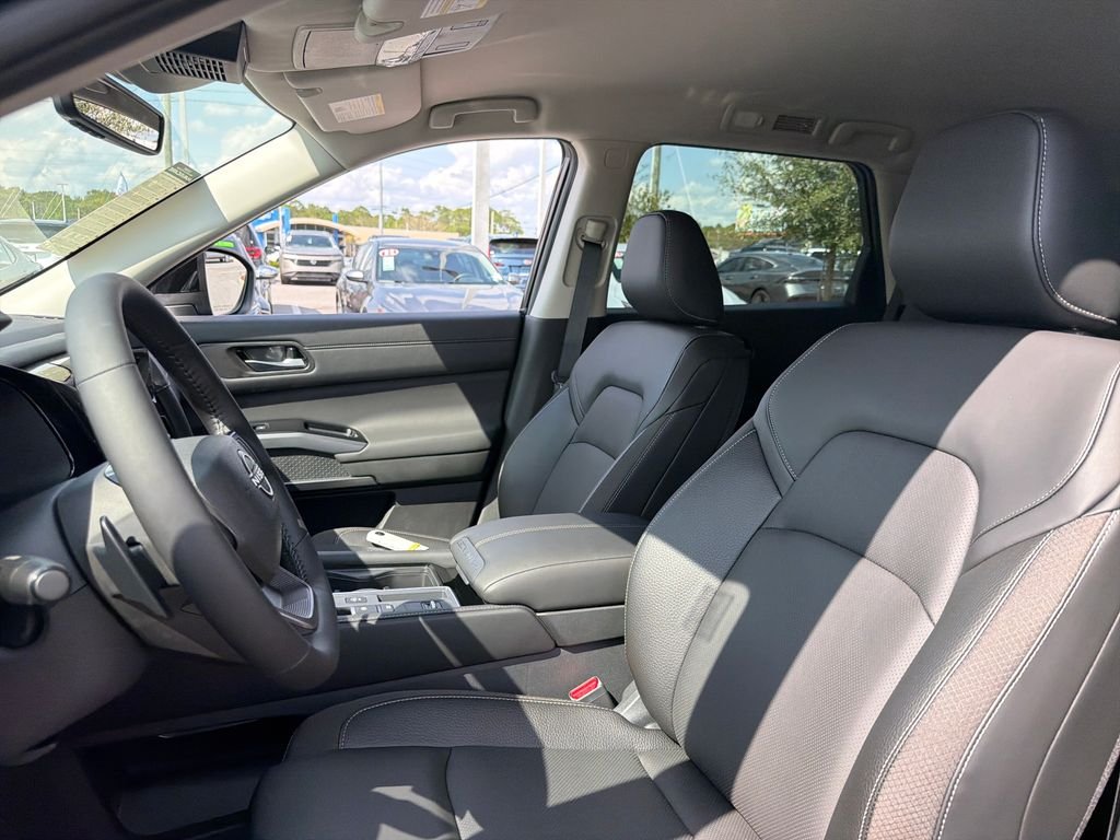 New 2026 Nissan Pathfinder SL 4D Sport Utility