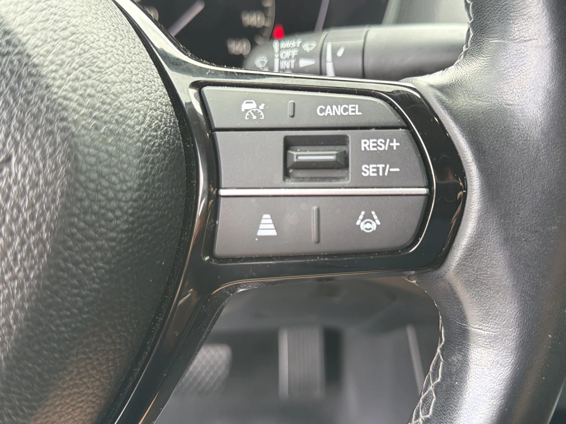 Certified Used 2024 Morning Mist Metallic Honda EX image 12