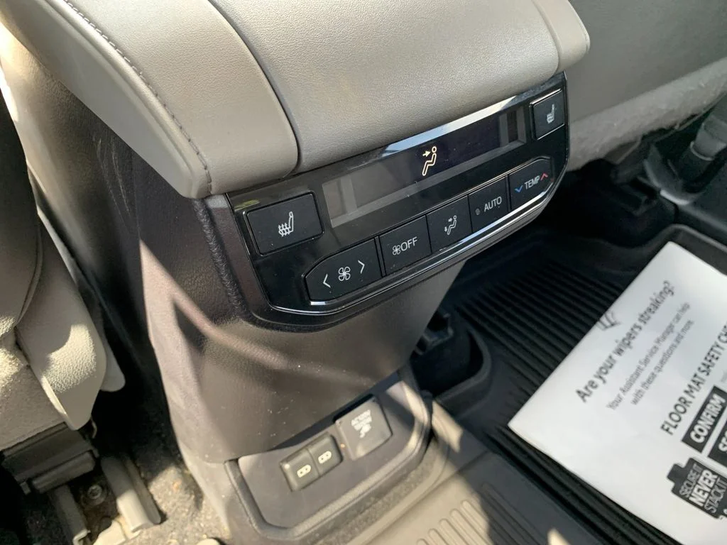 Used 2022 Black Toyota Platinum image 15