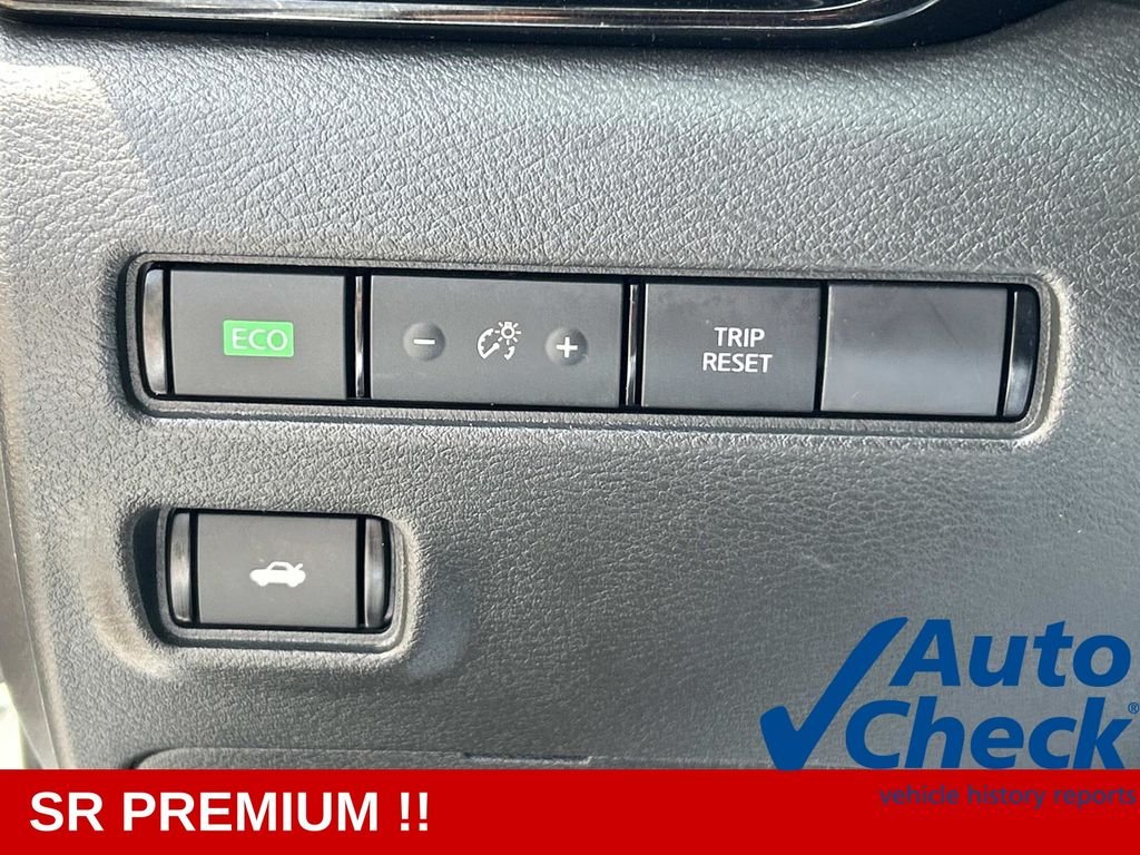 Used 2023 White Nissan SR image 20