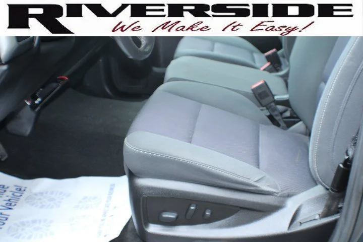 Used 2018 GRAPHITE METALLIC Chevrolet LT image 13