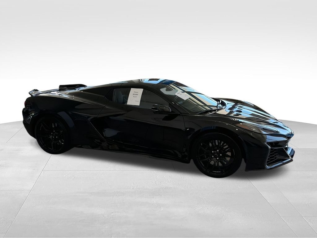 Used 2025 Black Chevrolet Z06 image 5