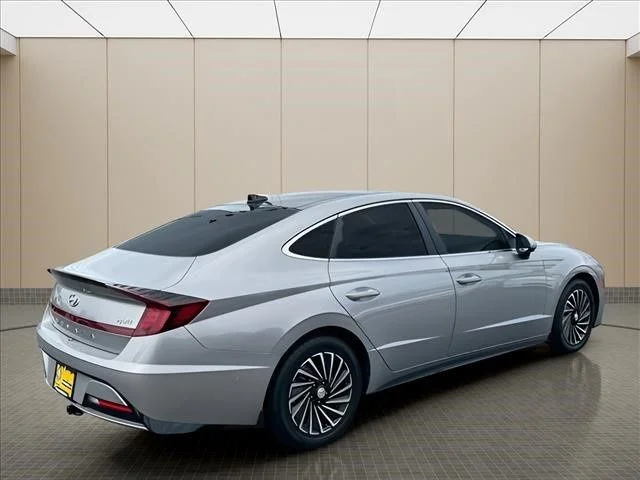 Used 2023 Silver Hyundai Limited image 3