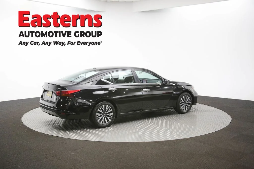 Used 2024 Black Nissan 2.5 SV image 39