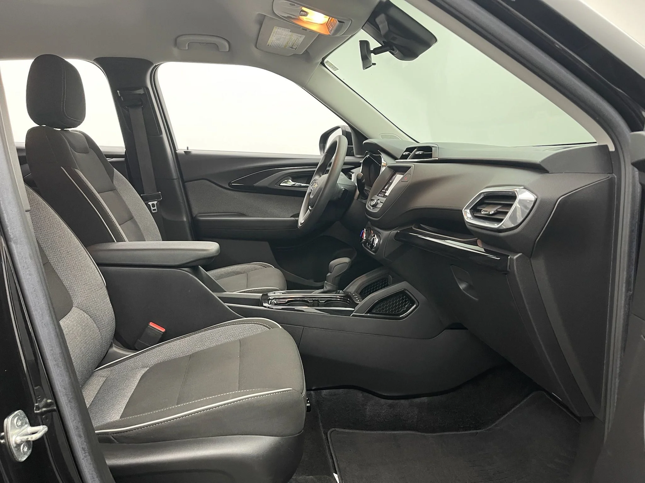 Used 2022 Mosaic Black Metallic Chevrolet LT image 30