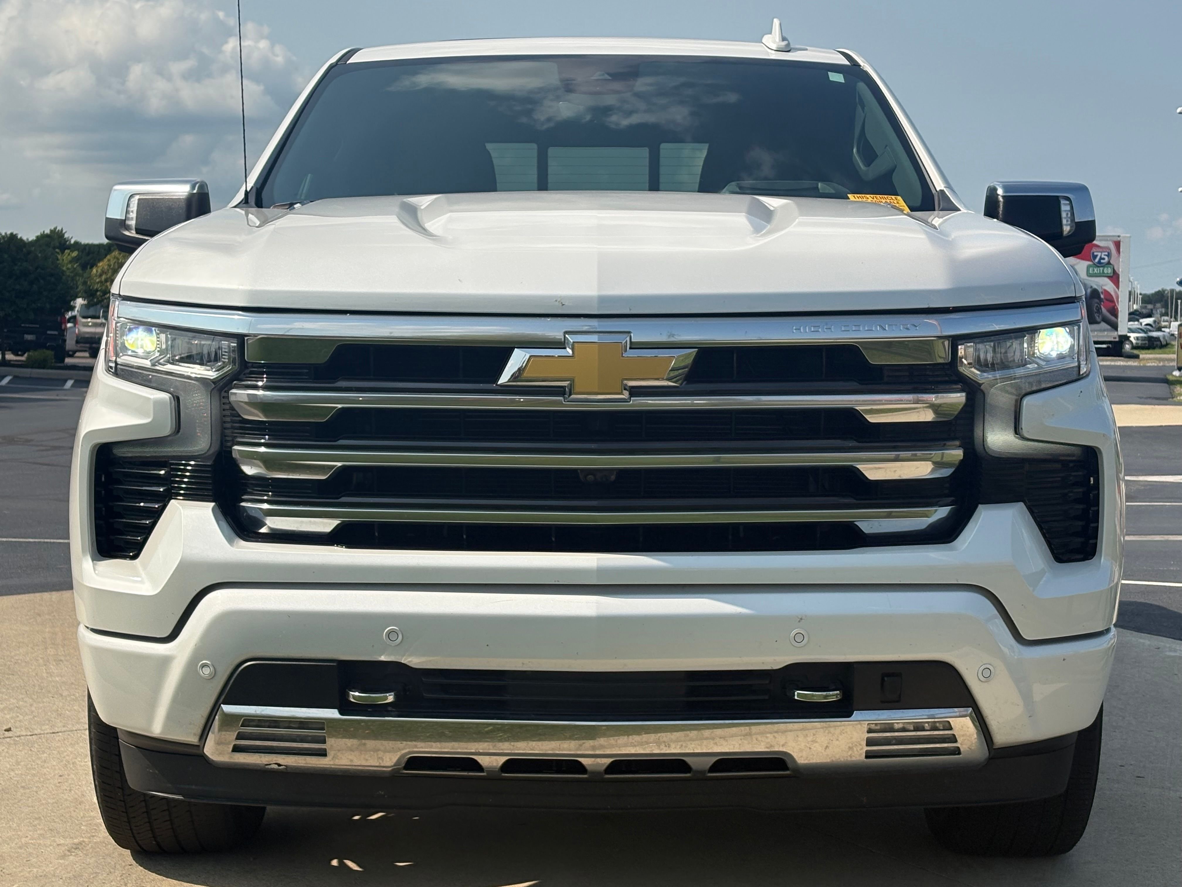 Used 2023 Iridescent Pearl Tricoat Chevrolet High Country image 2