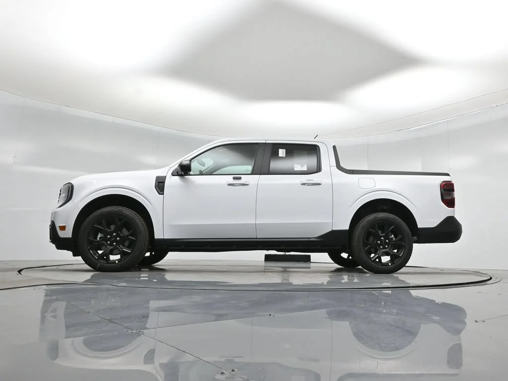 New 2026 Oxford White Ford Lariat image 7