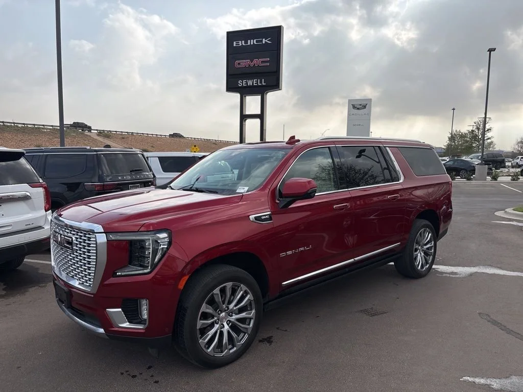 2024 GMC Yukon Denali AWD's photo